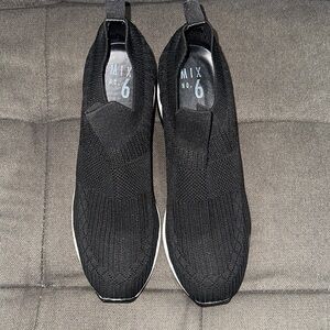 Mix No. 6 Women Black Knit Slip-On Sneakers - Size 9.5